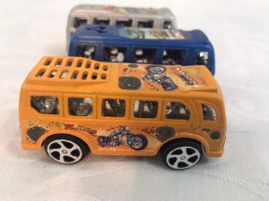 Игрушка Автобус с инерционным двигателем 8х3,3х3,5 см