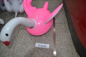 Игрушка Лебедь надувной из ПВХ пленки размер  65х35х50 см